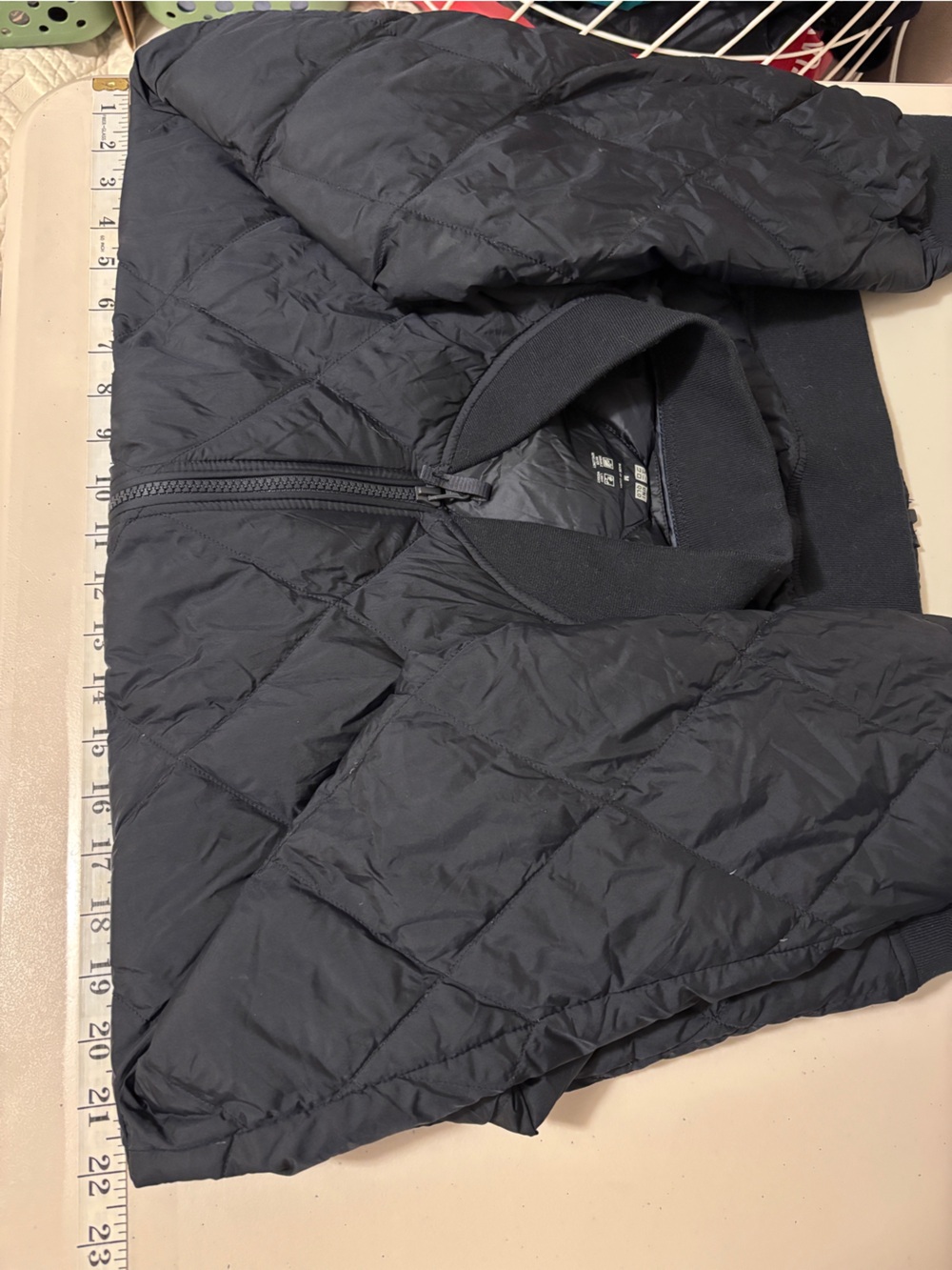 Uniqlo Womens Ultra Light Down Bomber Jacket Size M Quilted Minimalist Travel - Picture 3 of 7